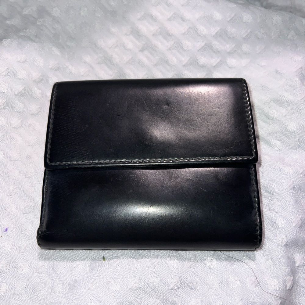 GUCCI Smooth Black Leather Bi Fold Wallet with G Clasp - Picture 2 of 16